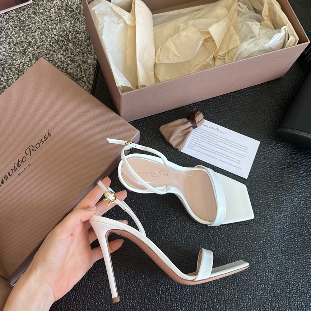 Brand new Gianvito Rossi Ribbon Stiletto